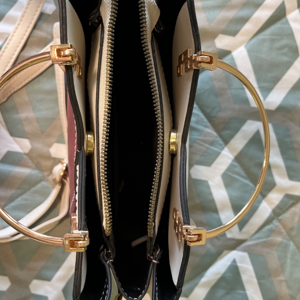 Purse - Picture 2 of 2